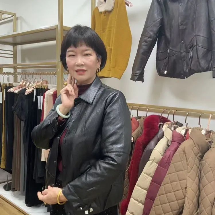 8558中老年装翻领夹棉皮衣外套