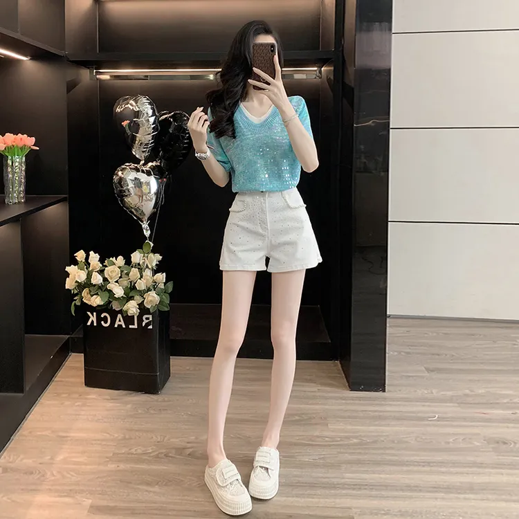 轻熟穿搭一整套女夏季多巴胺针织宽松短袖上衣牛仔白色短裤两件套