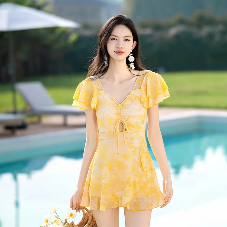 大码温泉泳衣女2025新款胖m荷叶袖收腰显瘦连体裙式度假温泉泳装