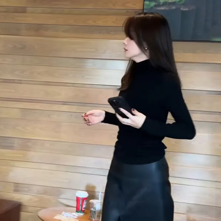 2025秋冬新款时尚气质修身显瘦长袖针织衫韩版气质休闲黑色毛衣潮