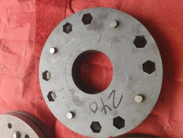 旋耕机刀盘双孔加厚耙刀盘孔径4.4孔距开垦刀轴农机配件