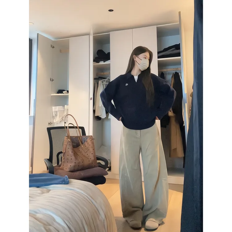 黑色v领套头针织毛衣翻领正肩卫衣外套卡其色弯刀牛仔裤直筒裤女