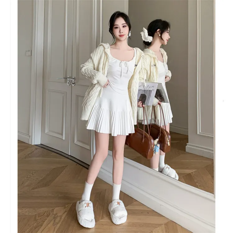 白色毛线针织半身裙女春秋2025新款小个子松紧腰显瘦a字百褶短裙