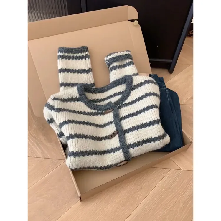 【现货】欧货复古条纹针织外套女秋冬季慵懒风牛角扣宽松毛衣开衫