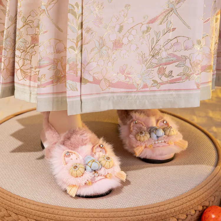 粉樱流梦棉2025冬新款非遗爆款虎头鞋兔毛平底舒适虎头鞋2025新款