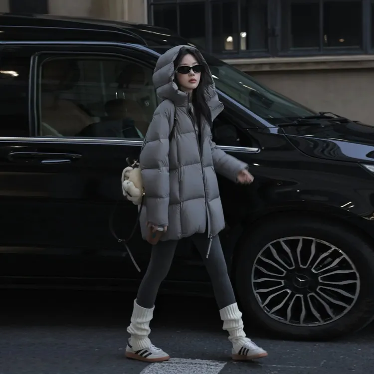 灰色泡芙连帽羽绒服女冬新款小个子超好看2025保暖加厚面包服外套