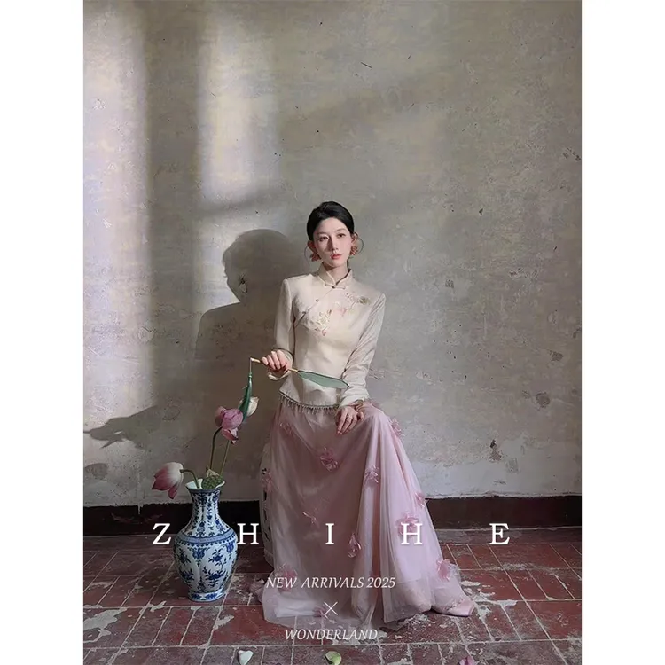 无艳一禾【姑苏曲】原创新中式醋酸提花重工绣花上衣+水晶流苏半裙