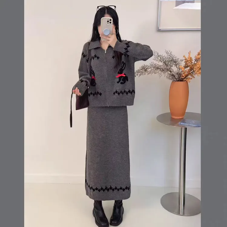 秋冬新款拉链针织两件套宽松洋气开衫+半身裙显瘦翻领兔子套装女
