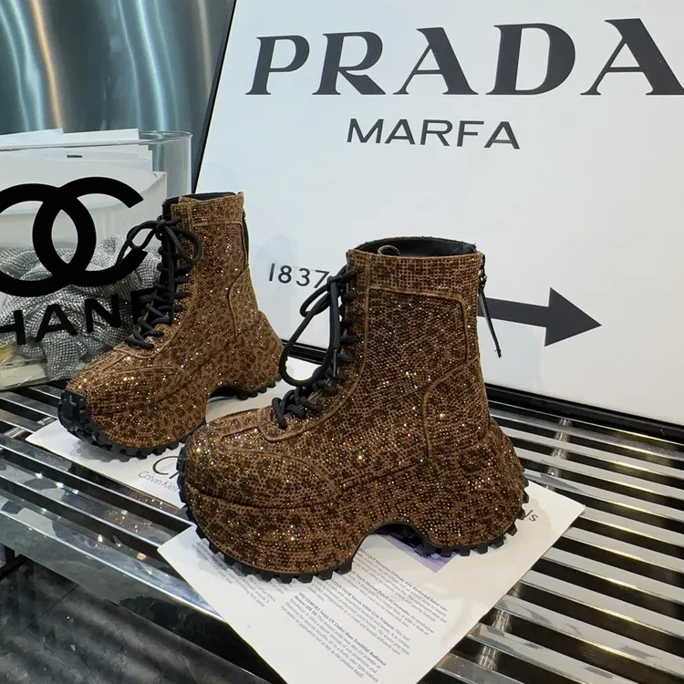 A.M艾墨儿女款早秋2025新款机甲风重工水钻厚底机甲风女款老爹鞋