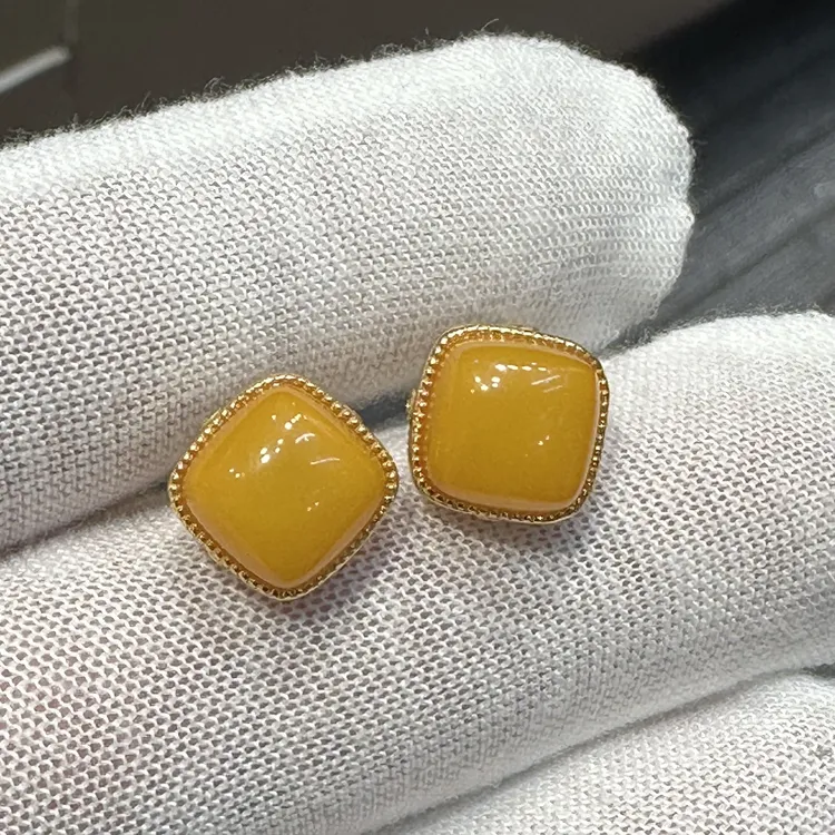 福利款天然鸡油黄老蜜蜡耳钉S925银镀金镶嵌时尚百搭精致10.7mm