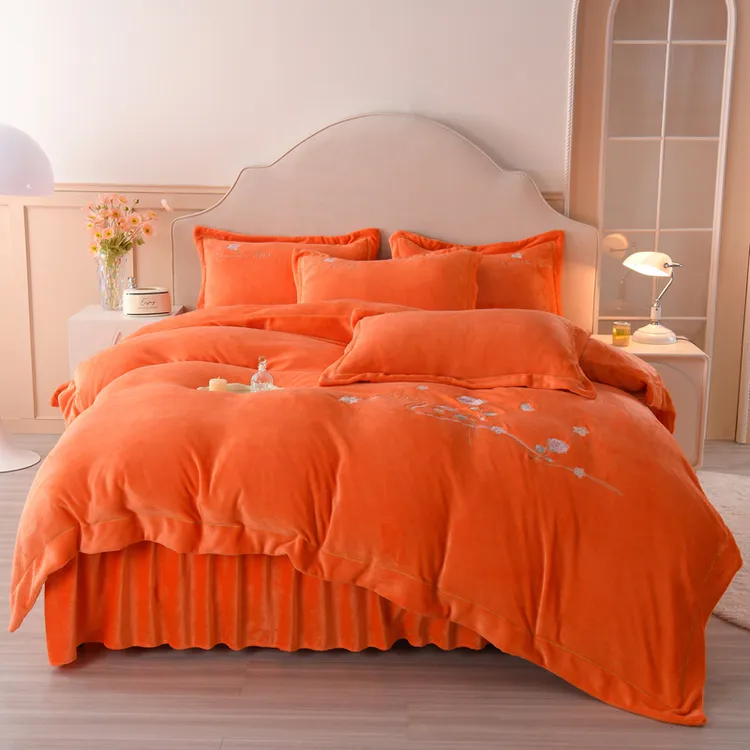 新款纯色绣花加厚牛奶绒床盖款四件套冬季床品双面绒保暖床裙套件