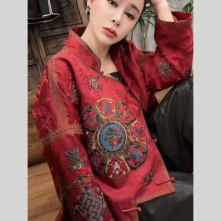 新中式国风巨好看的初冬刺绣外套2025秋冬新款今年流行爆款上衣女