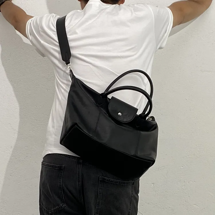 拉链软皮饺子包包无性别通勤男斜挎包质感百搭单肩包大容量托特包