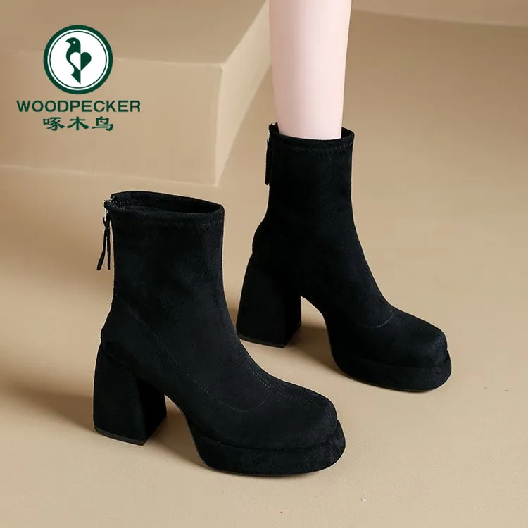 啄木鸟粗跟马丁靴女2025秋冬新款后拉链短筒靴绒面高跟显瘦小裸靴