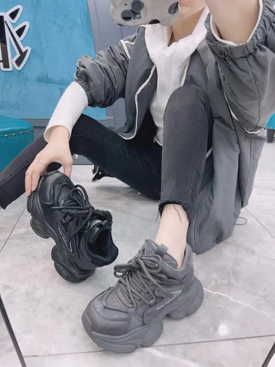 2025冬季女鞋超轻增高6厘米韩版老爹鞋厚底加绒休闲鞋韩版皮百搭l