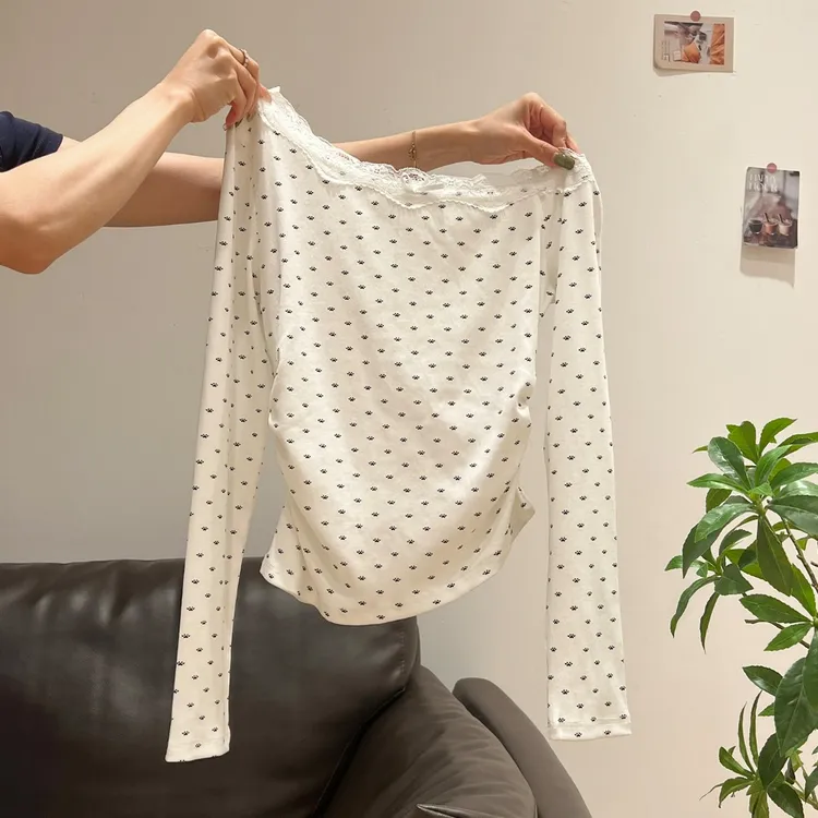 动物印花拼接蕾丝花边斜领长袖t恤女秋季新款2025不规则褶皱上衣