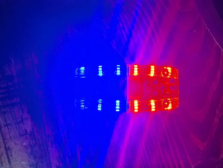 交通夜间警示肩灯红蓝爆闪适用于保安巡逻代驾执勤