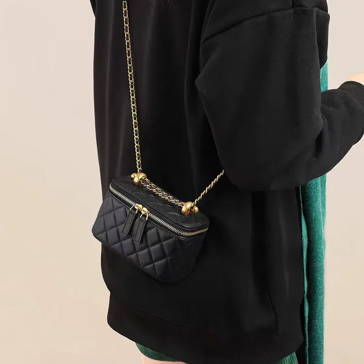 2025冬季菱格链条小香风圆筒斜跨小包包斜挎包拉链款真皮直播爆款