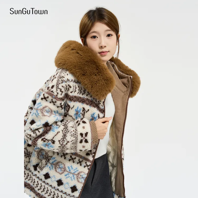 森谷小城费尔岛印花女连帽保暖羊羔毛外套羽绒内里百搭时尚
