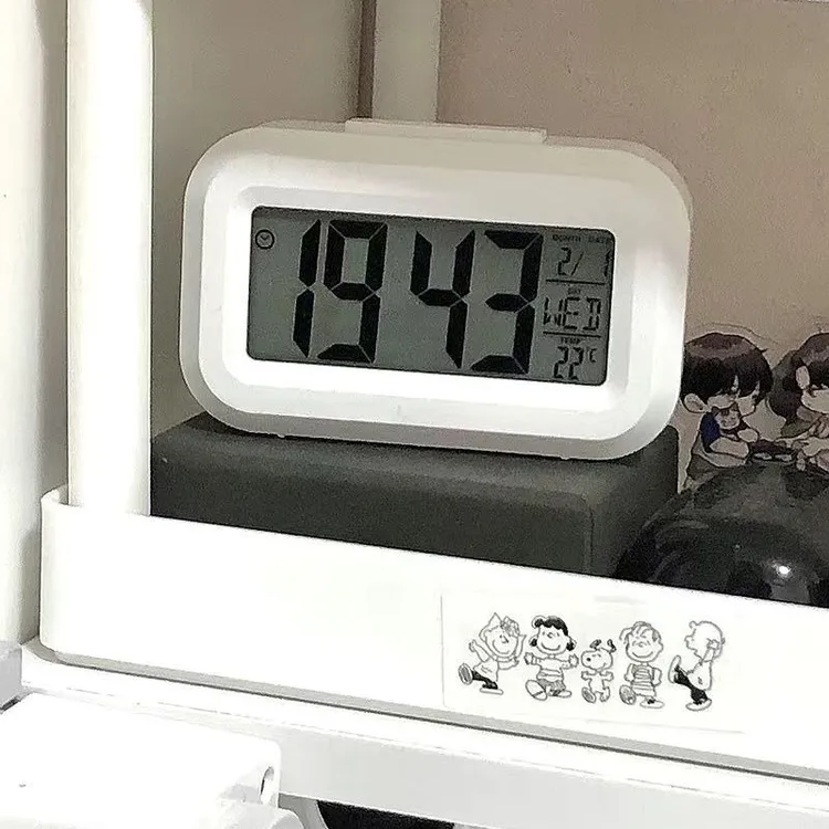 迷你夜光电子小闹钟计时学生用床头走时便携时钟智能电子时钟yj