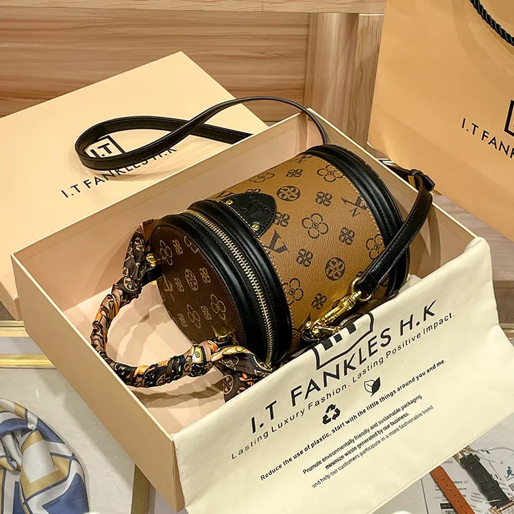 香港真皮包包百搭水桶包洋气小方包冬季时尚发财圆筒包单肩斜挎包