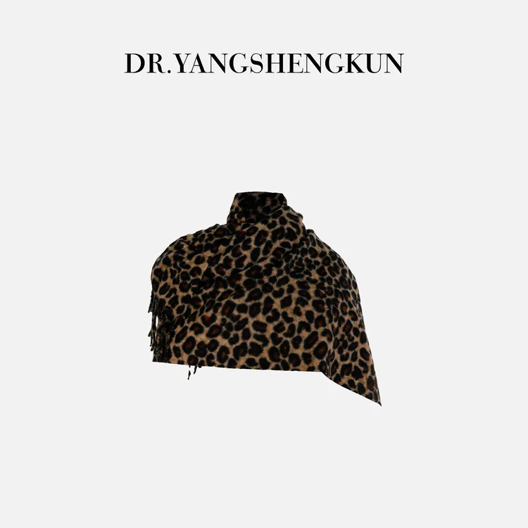杨圣坤2025冬季新品时尚豹纹提花流苏保暖围巾披肩ES25102221
