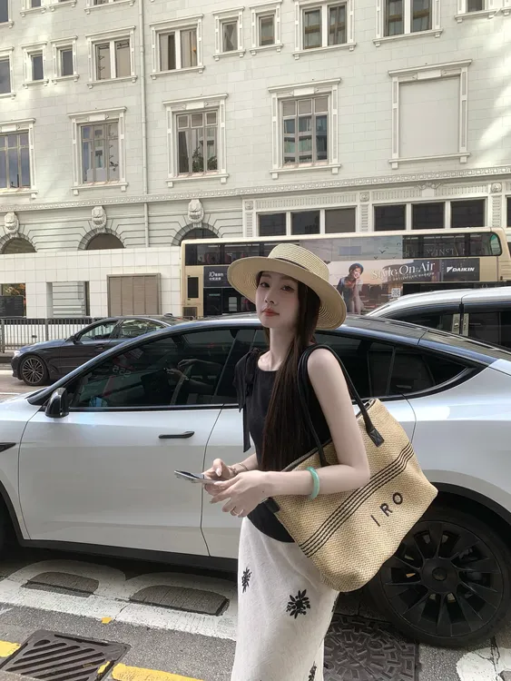 EIA一尧【查尔周末】高级气质买手风无袖上衣小众简约松弛简约上衣