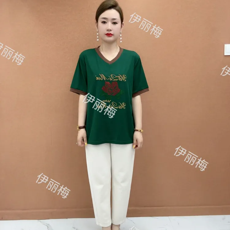 2025短袖新款V领宽松休闲百搭时尚t恤夏季网红大码中老年烫钻女装