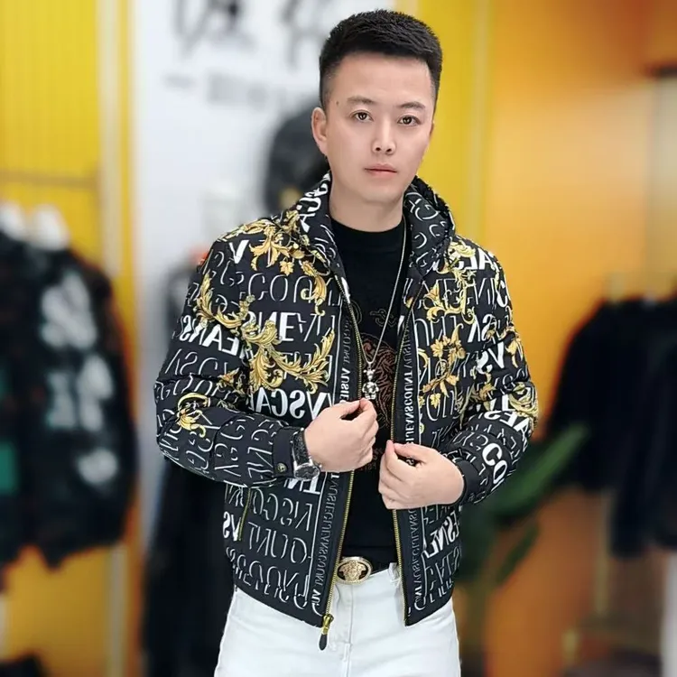 8369冬季新款时尚潮流男士连帽巴洛克风格羽绒服