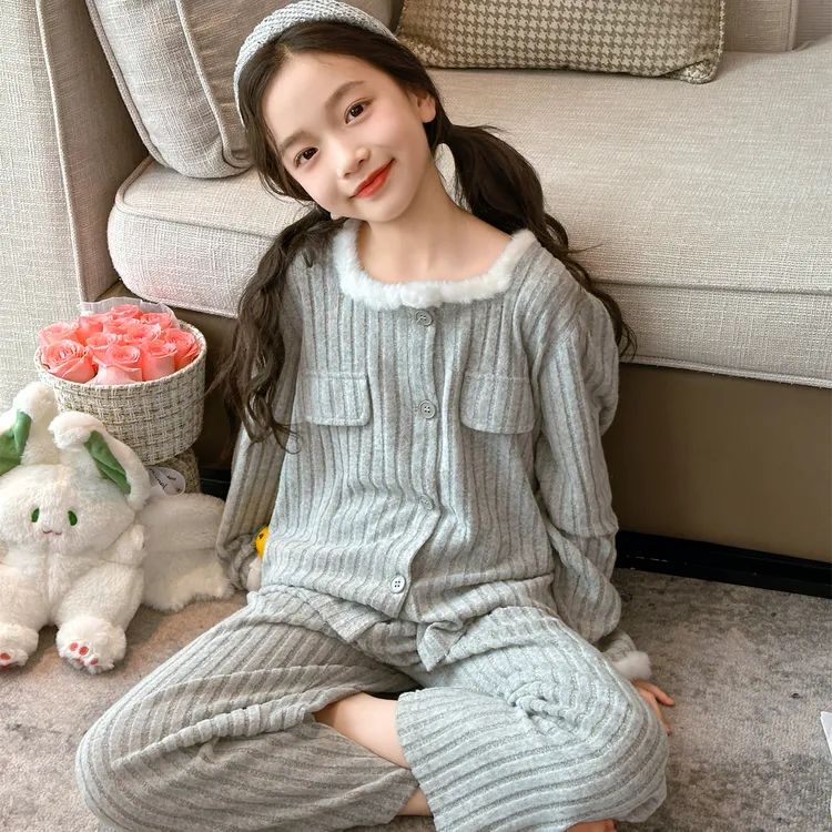 女童睡衣秋季2025新款初中生女孩毛绒保暖套装青少年可外穿家居服