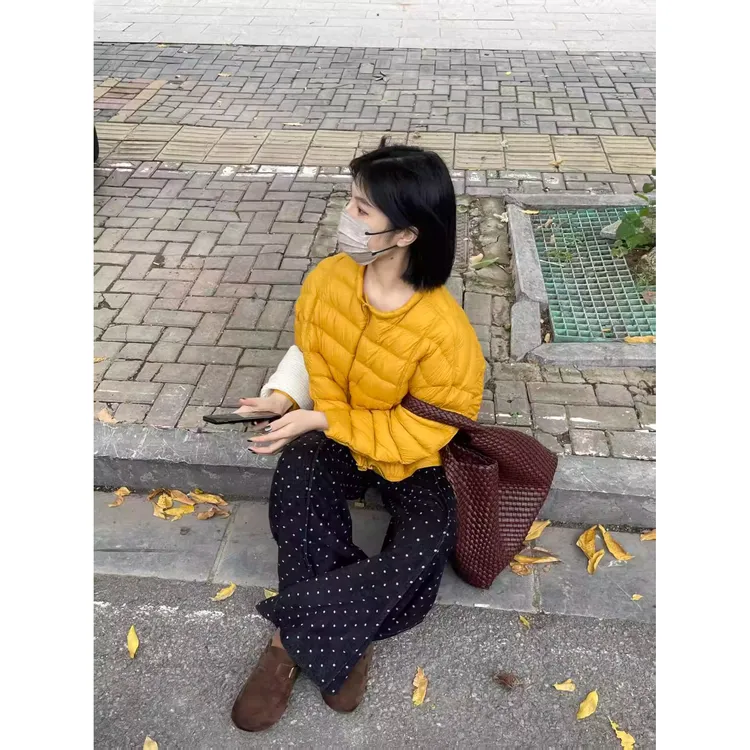 小众简约轻薄排骨棉服女2025年冬季新款日韩舒适通勤百搭纯色外套