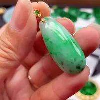 翡翠18K金镶嵌颈饰翡翠