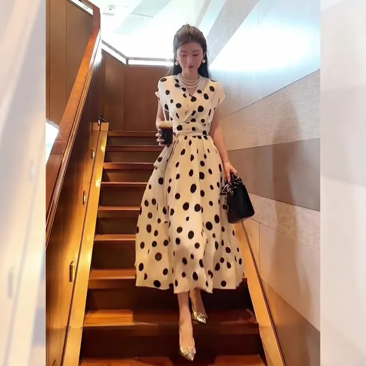 2025夏装新款女装时尚波点收腰复古连衣裙中长款气质法式洋气通勤