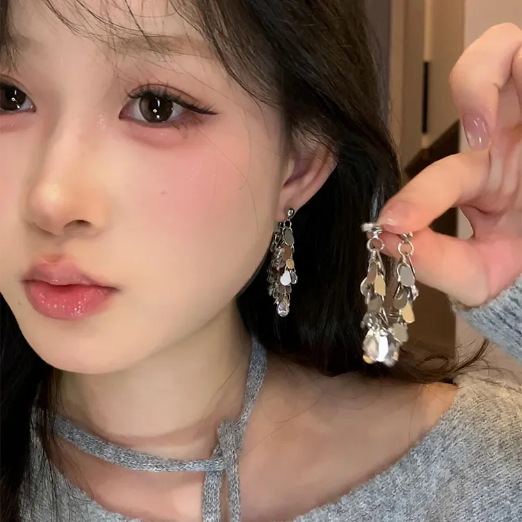 铜合金耳饰 银质水滴流苏耳环 仿水晶点缀闪耀耳饰新款耳饰