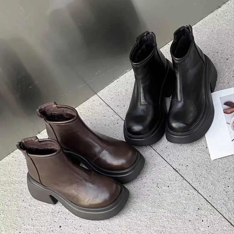 2025新款短筒马丁靴女士高跟圆头秋冬粗跟加绒厚底短靴后拉链皮靴