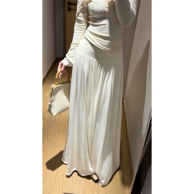 【漂亮姐姐】清冷感白色压褶半身裙