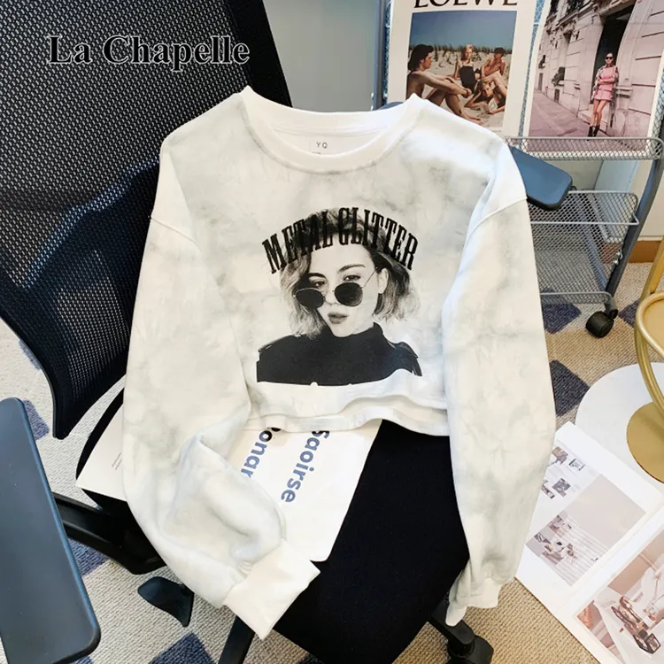 拉夏贝尔秋季新款时尚个性短款长袖套头印花卫衣女上衣高腰BF风