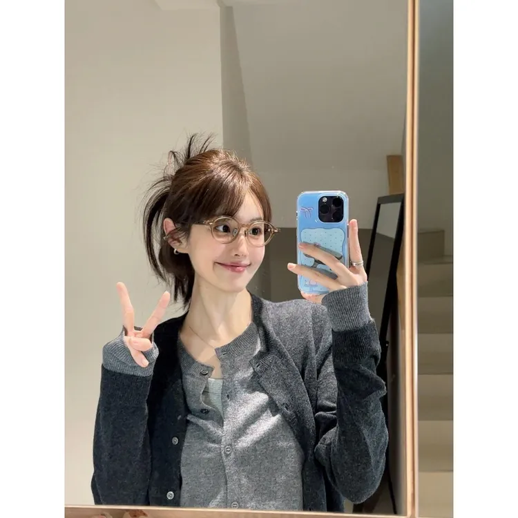 叠穿设计感外套女秋冬小众减龄假两件毛衣长袖圆领针织开衫短上衣