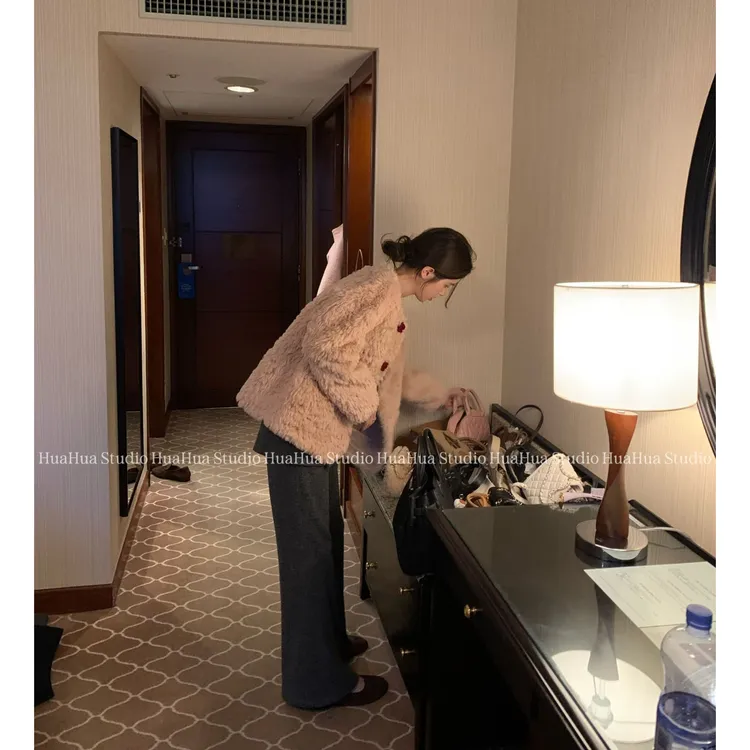 【花花】桃桃心事~粉色蓬松柔软皮毛一体撞色花朵纽扣宽松百搭外套