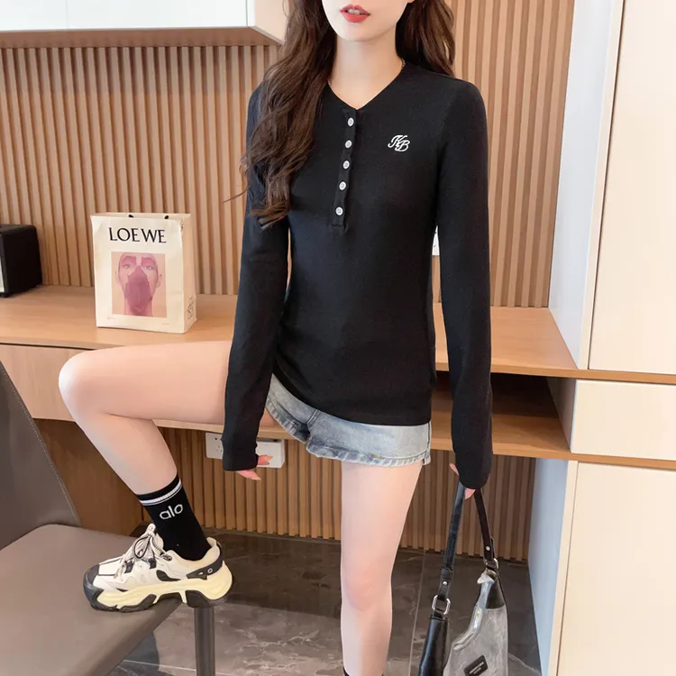 设计感内搭纽扣长袖T恤女2025早秋季修身显瘦洋气百搭打底衫上衣