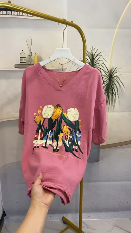 常规中长款休闲风印花V领短袖T恤潮流卡通夏季宽松版型7052