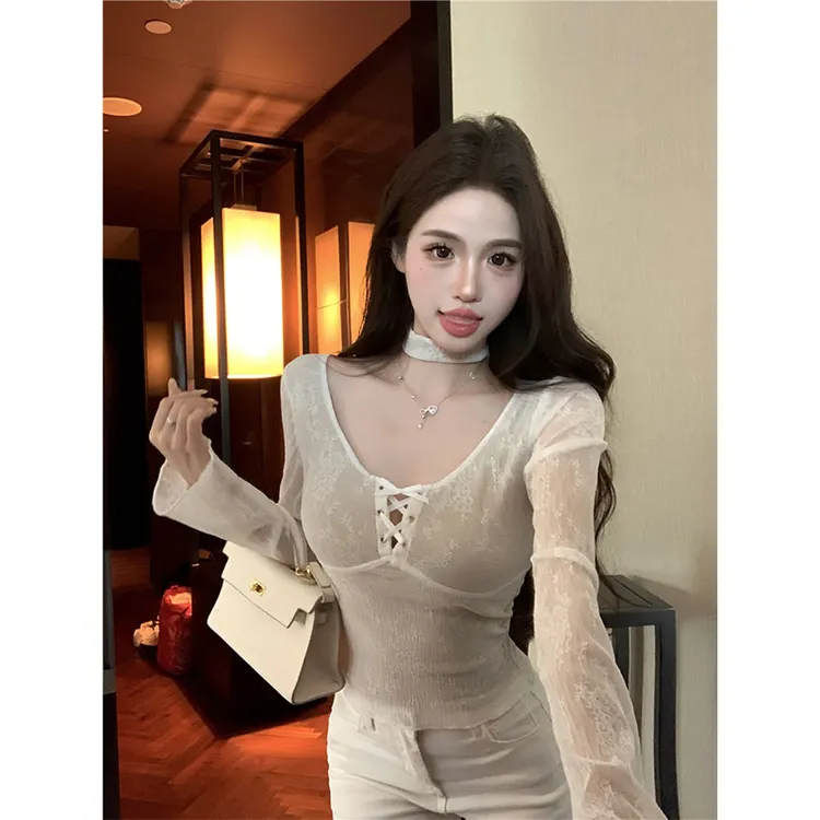 辣妹高级感御姐蕾丝纯欲风显身材气质V领女内搭上衣百搭 时尚风格