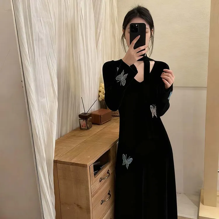 2025秋季新款法式蝴蝶飘带收腰长裙女长袖针织女装连衣裙D4138