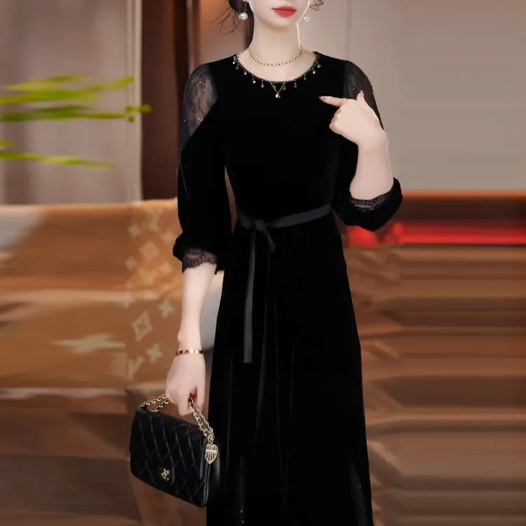 丝绒轻奢女装2025秋季新款高级感黑色显瘦名媛中长款打底连衣裙子