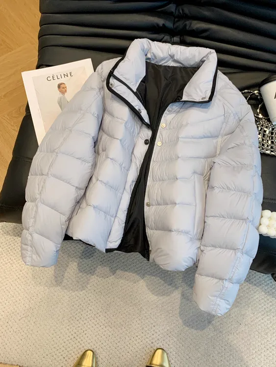 2025冬季新款休闲排骨羽绒服保暖百搭简约慵懒时尚洋气气质外套女