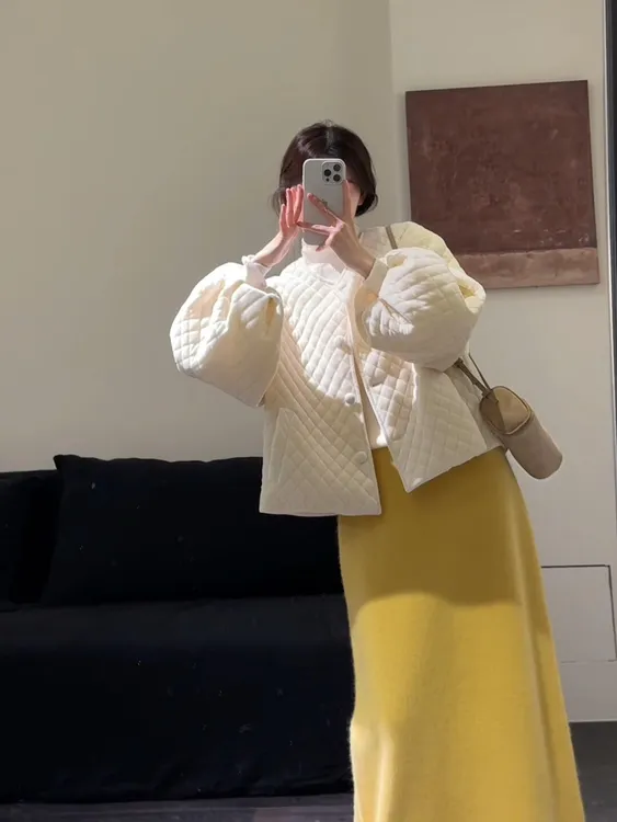 2025秋冬新款法式温柔风打底衫菱格棉服外套搭配半身裙气质三件套