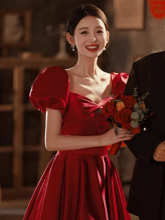 礼服新娘敬酒服显瘦酒红色气质泡泡袖回门连衣裙结婚订婚服【600】