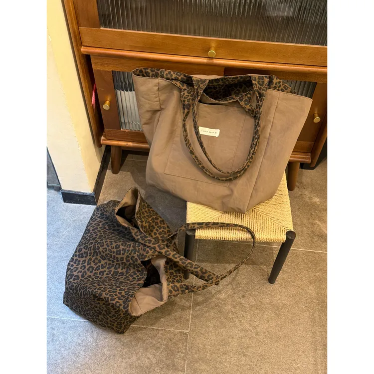 韩系豹纹双面帆布包女小众新款休闲慵懒风单肩包大容量通勤托特包