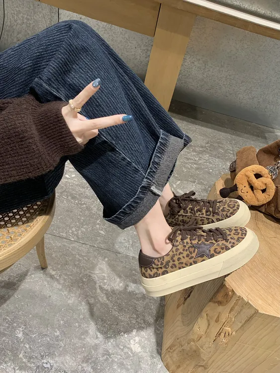 真皮版~豹纹星星加绒德训鞋2025新款圆头系带厚底脏脏休闲板鞋女