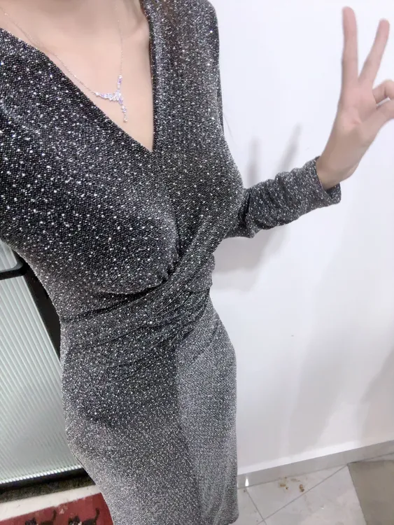 高级感银色烫钻连衣裙秋冬新款扭结V领修身包臀裙小礼服女3437#